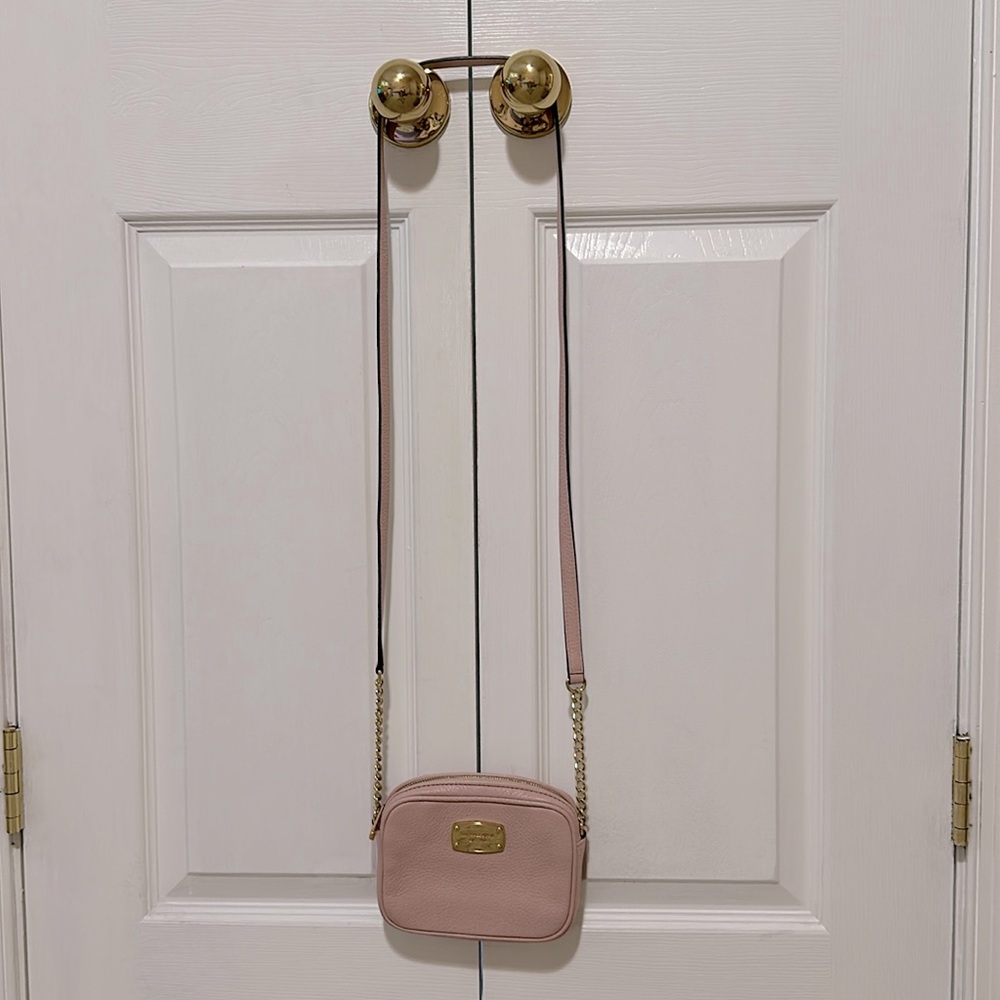 Michael Kors Crossbody Small Wallet on the Chain